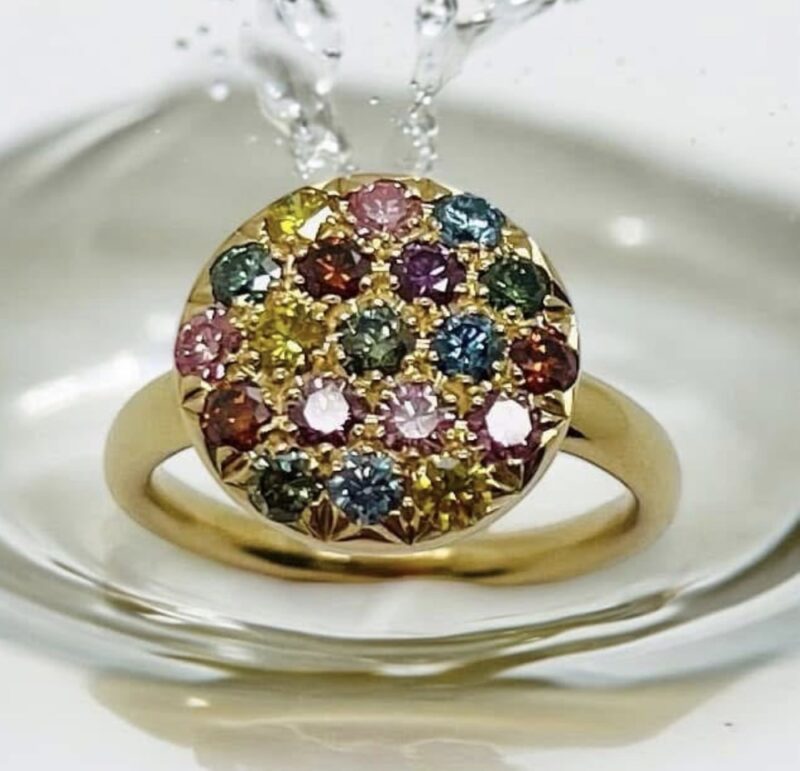 Bague or jaune diamants de couleurs, création NC Joaillier