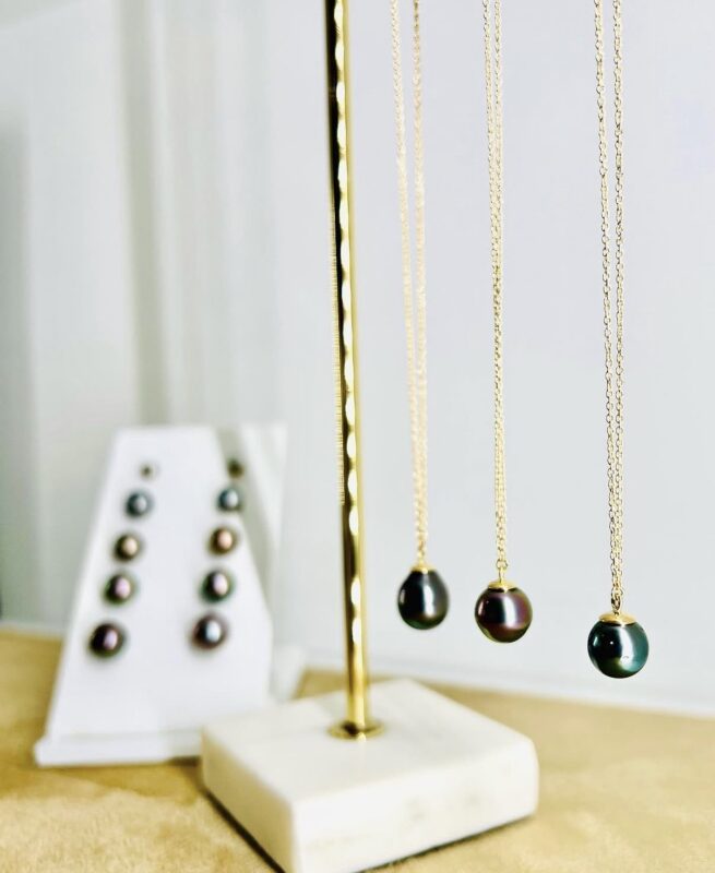 Boucles d’oreilles & colliers